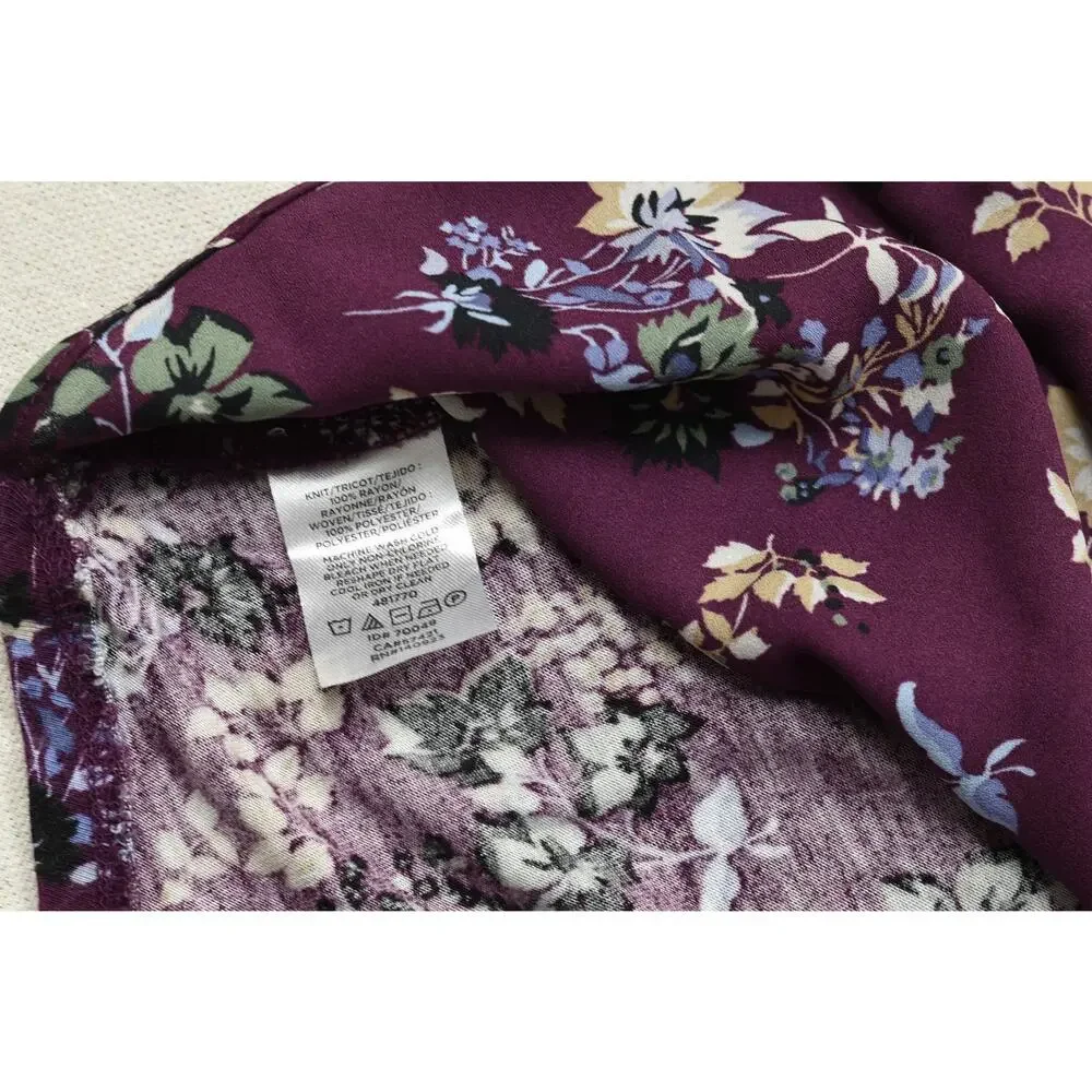 LOFT Women XS Purple Floral Long Sleeve Blouse Pleated Rayon Keyhole Back